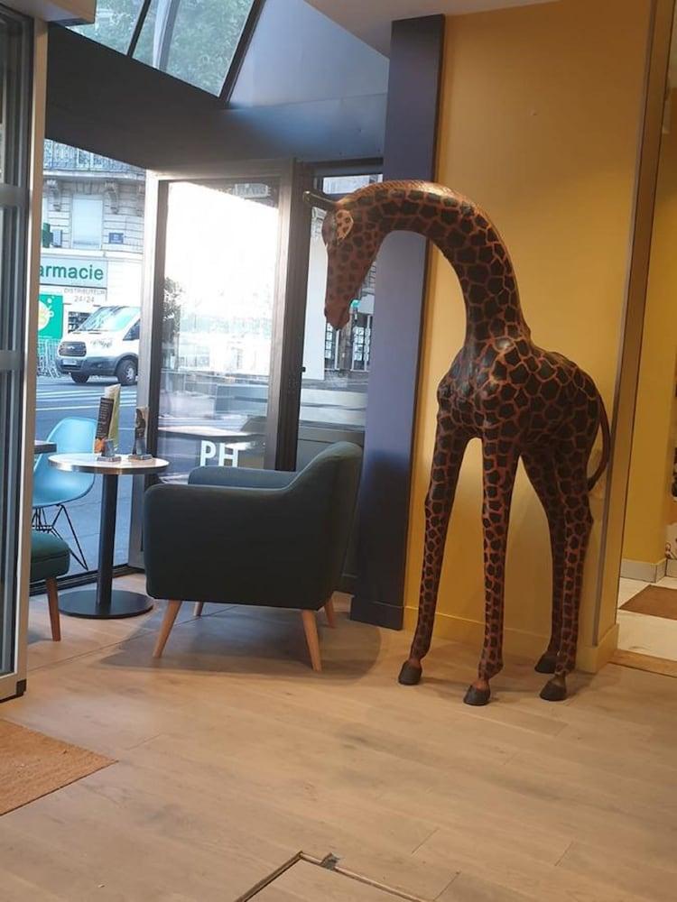 Hotel Panam Gambetta- Place Gambetta-mairie De Gambetta Parijs