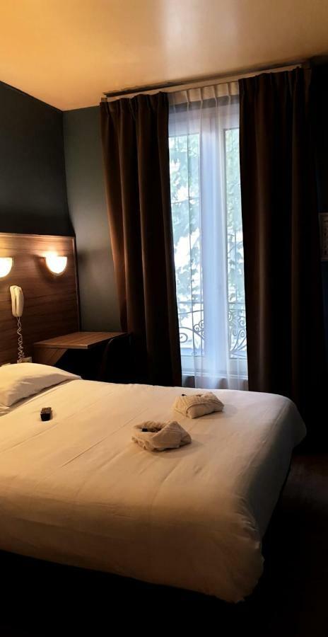 Hotel Panam Gambetta- Place Gambetta-mairie De Gambetta Parijs