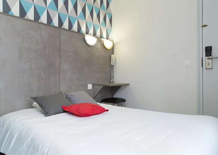 Panam Hotel - Place Gambetta-Mairie de gambetta