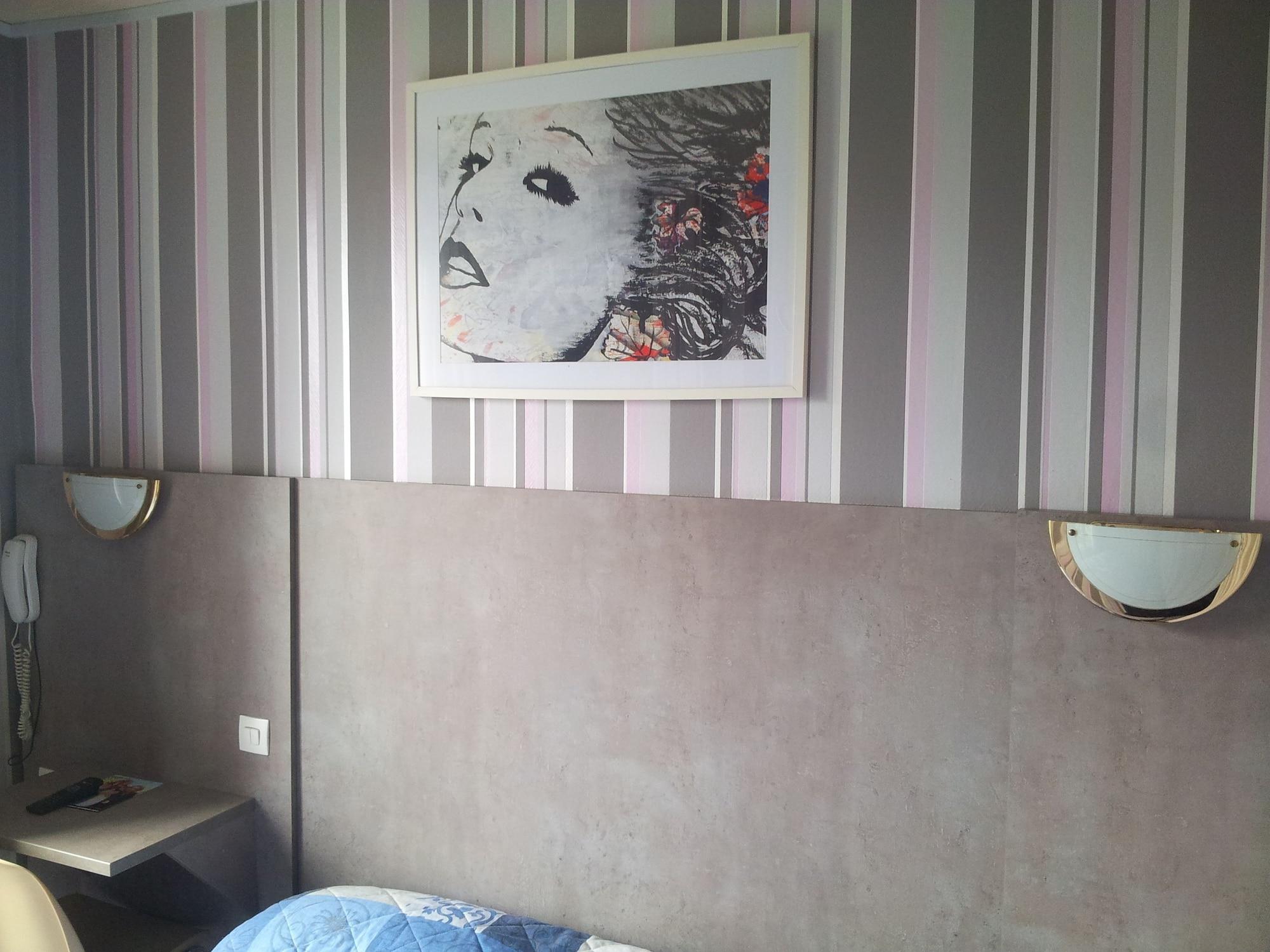 Hotel Panam - Place Gambetta-mairie De Gambetta 3*